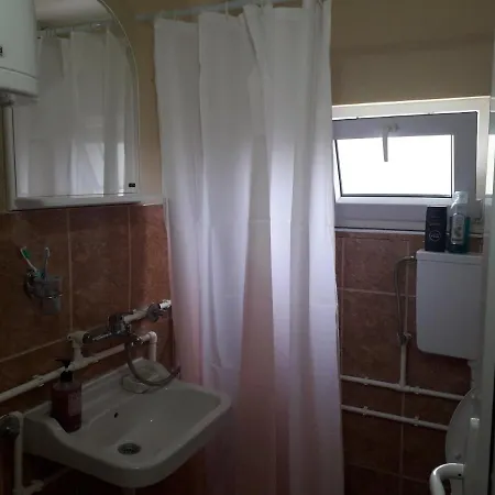 Seoska Kuca Rakic - Tara Chalé Rastiste